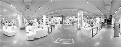 今年天猫双11首次开通VR购物专场,图为VR虚拟购物中梅西百货门店。